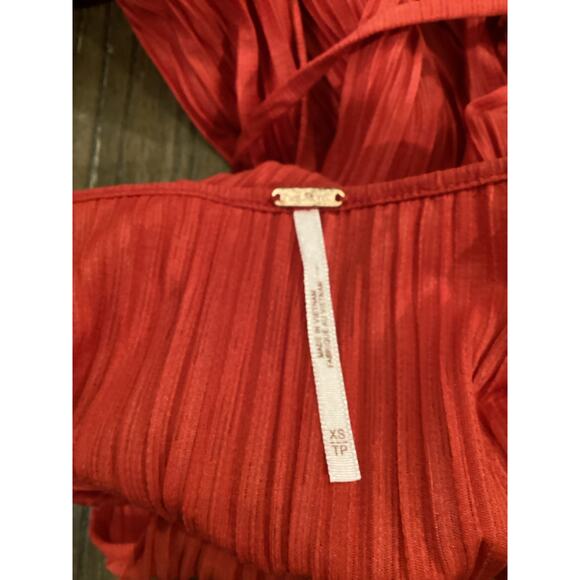 Free People Cant Help it tiered pleated red Long sleeve boho mini dress xs - Picture 9 of 10